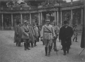 Gen. Jozef Haller i polscy dowodcy goszcza francuskich przyjaciol